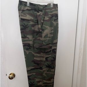Women’s plus size camo pants